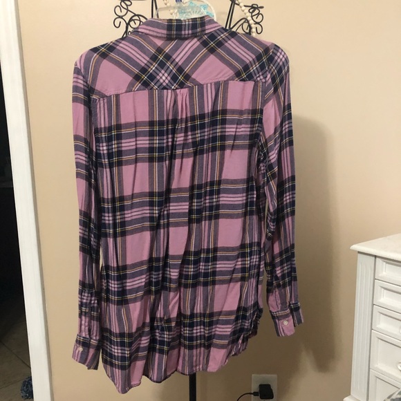 Old navy pink plaid button up shirt - Picture 2 of 3